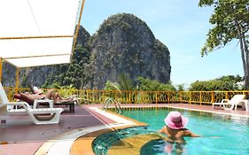 Barefeet Heaven Hill Naturist Resort  3*